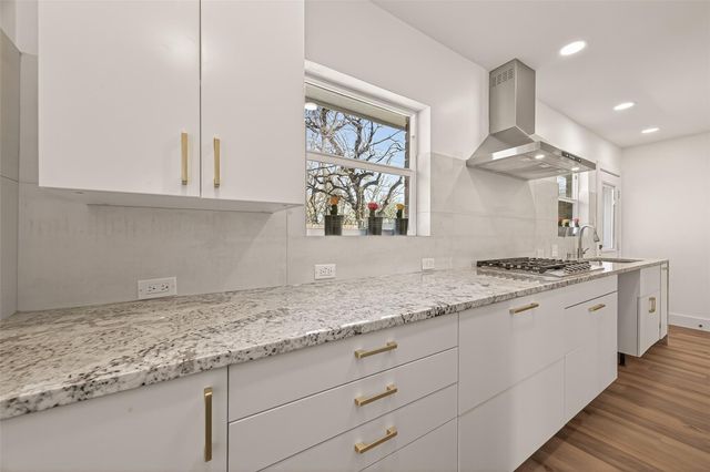 339 E Delz Drive, Houston, TX 77022