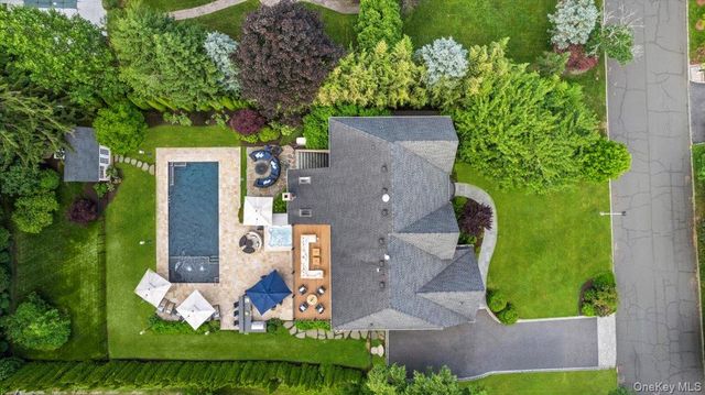 32 Rolling Ridge Road, White Plains, NY 10605