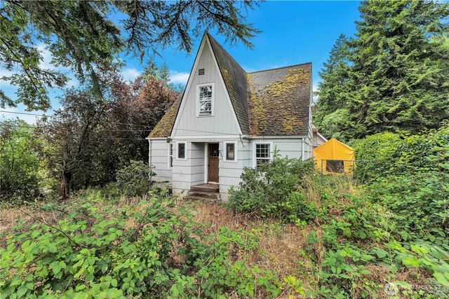 2307 W Castleman Street, Longview, WA 98632