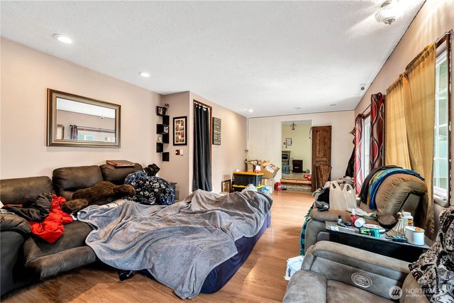 2307 W Castleman Street, Longview, WA 98632