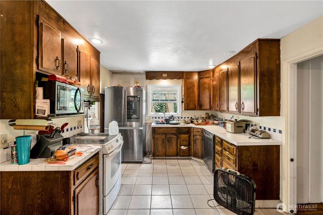 2307 W Castleman Street, Longview, WA 98632