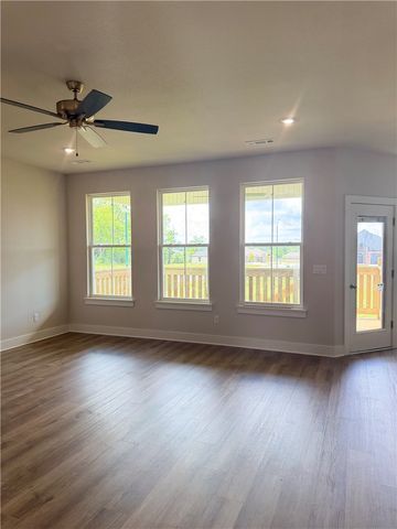 2300 Cassidy Court, Siloam Springs, AR 72761