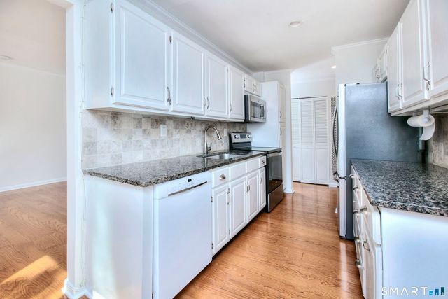 103 Southport Woods Drive 103, Fairfield, CT 06890