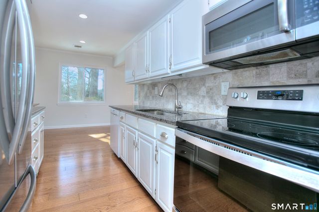 103 Southport Woods Drive 103, Fairfield, CT 06890