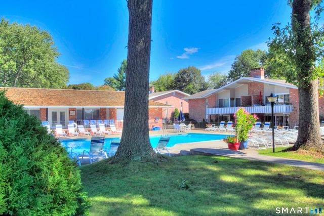 103 Southport Woods Drive 103, Fairfield, CT 06890