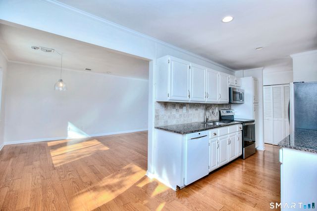 103 Southport Woods Drive 103, Fairfield, CT 06890