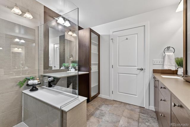 2001 Lincoln Street 810, Denver, CO 80202