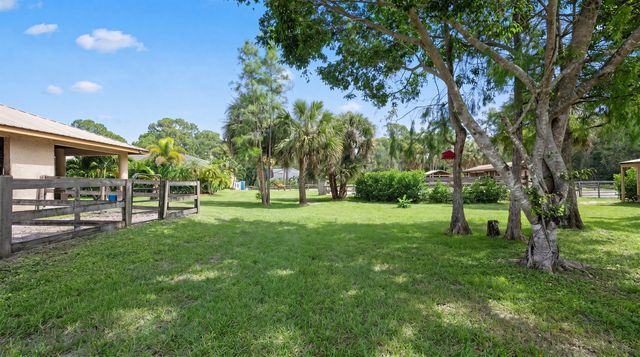 2910 Doe Trail, Loxahatchee, FL 33470