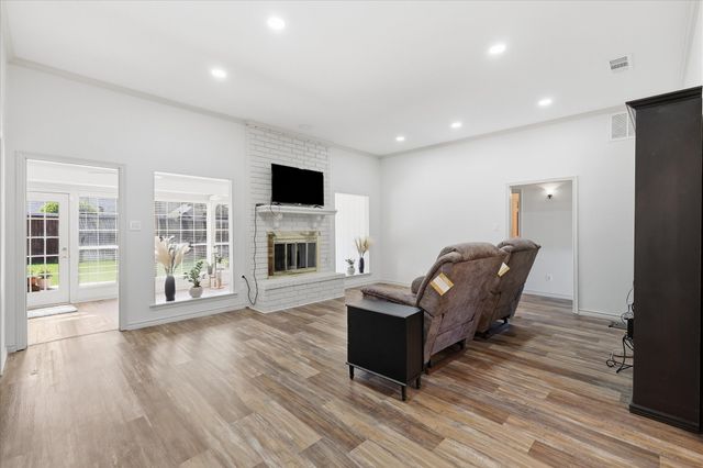 490 Spruce Drive, Highland Village, TX 75077