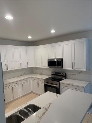 1288 Camellia Cir, Weston, FL 33326