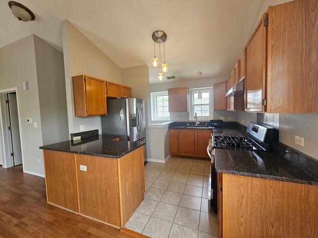 2503 Sheehan Drive 201, Naperville, IL 60564