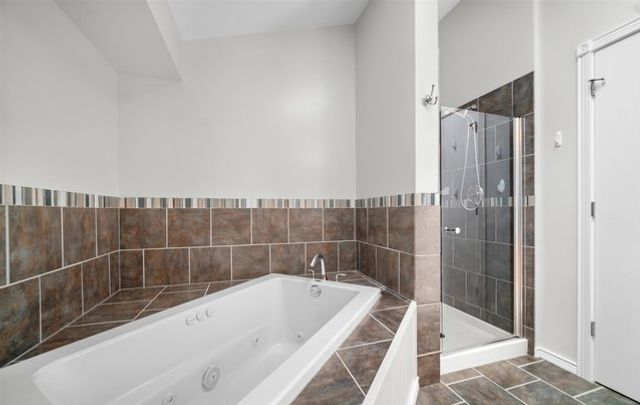 2503 Sheehan Drive 201, Naperville, IL 60564
