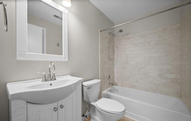 2503 Sheehan Drive 201, Naperville, IL 60564