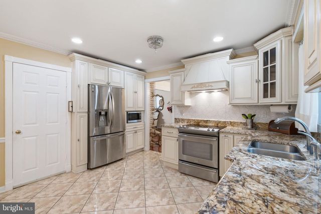 2132 CHERRY LEAF LN, Silver Spring, MD 20906