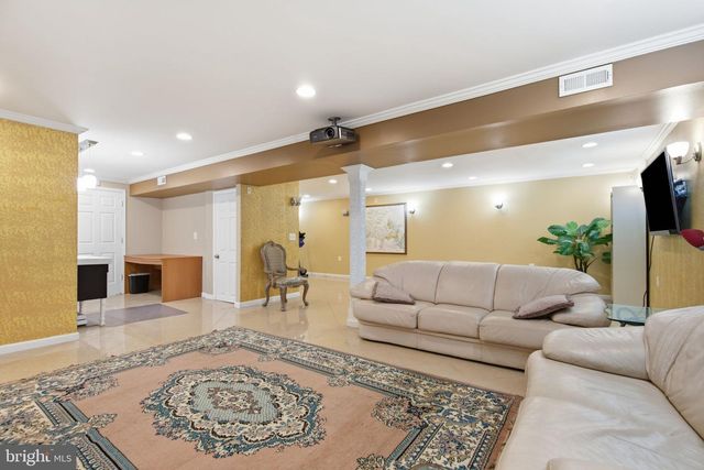 2132 CHERRY LEAF LN, Silver Spring, MD 20906