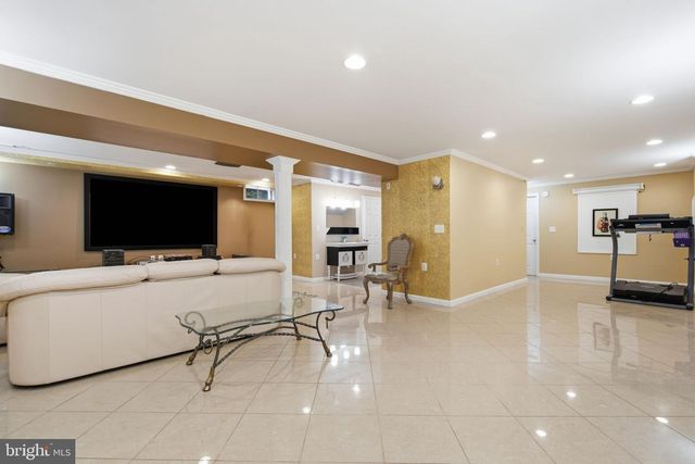 2132 CHERRY LEAF LN, Silver Spring, MD 20906