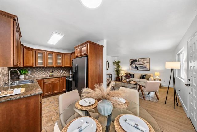 1030 Robinson Ave 111, San Diego, CA 92103