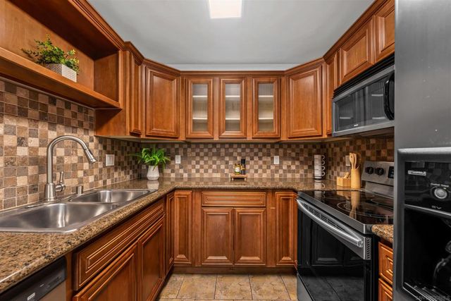 1030 Robinson Ave 111, San Diego, CA 92103