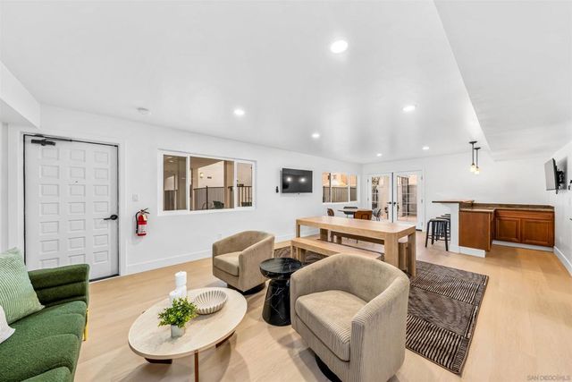 1030 Robinson Ave 111, San Diego, CA 92103