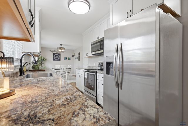 2727 OAK AVE, Rapid City, SD 57701