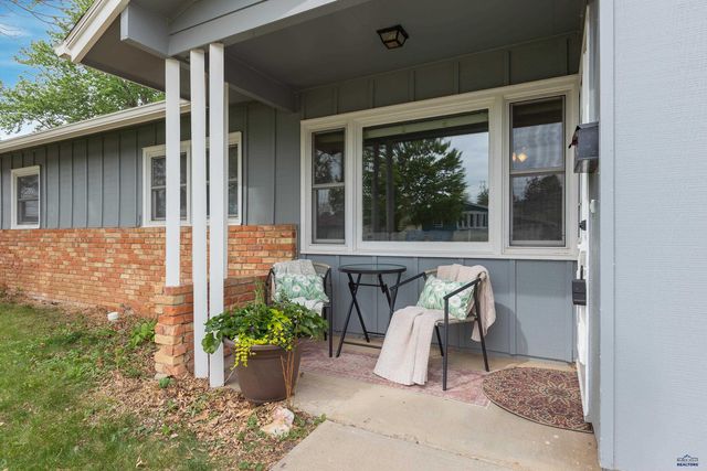 2727 OAK AVE, Rapid City, SD 57701