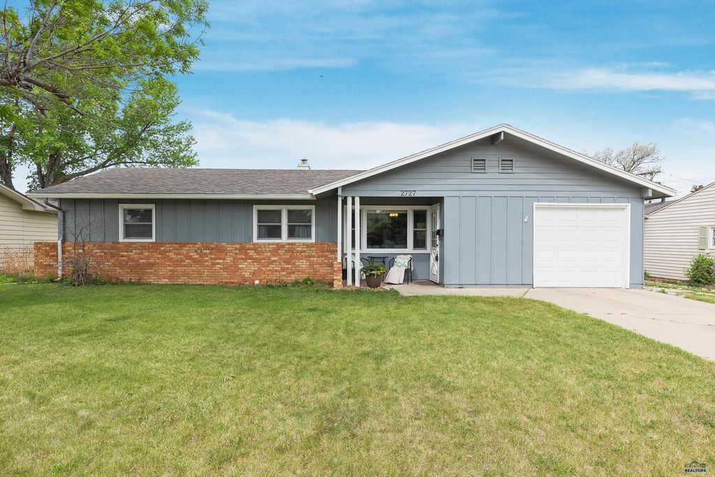 2727 OAK AVE, Rapid City, SD 57701