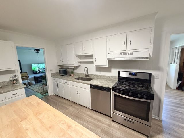 403 Pennington Ln, Cedar Hill, TN 37032