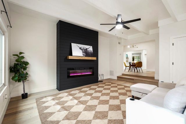 2316 W Swain Rd, Stockton, CA 95207