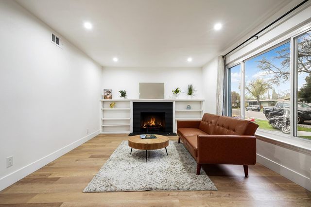 2316 W Swain Rd, Stockton, CA 95207