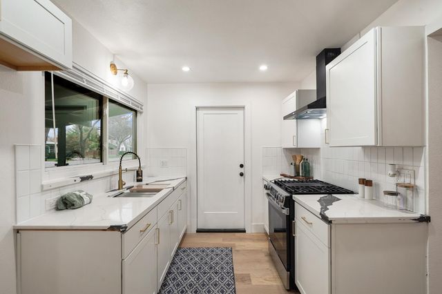 2316 W Swain Rd, Stockton, CA 95207