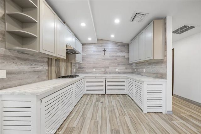 26251 Ravenhill Road, Canyon Country, CA 91387