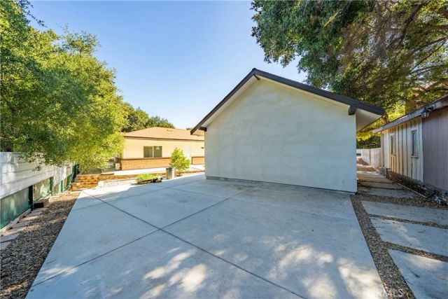 26251 Ravenhill Road, Canyon Country, CA 91387