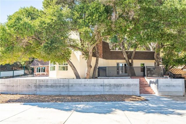 26251 Ravenhill Road, Canyon Country, CA 91387