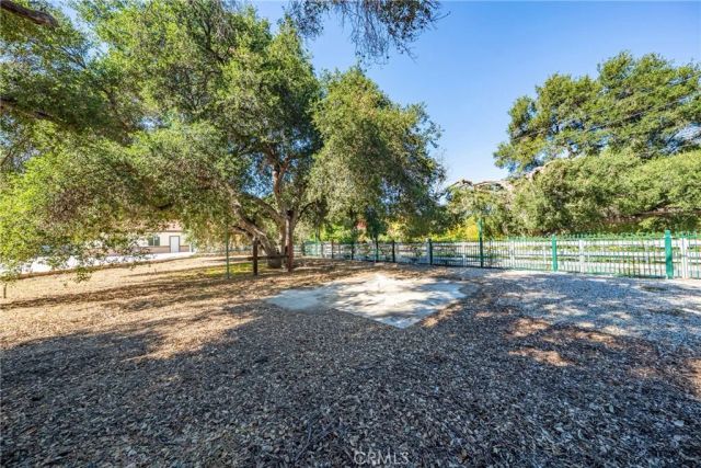 26251 Ravenhill Road, Canyon Country, CA 91387