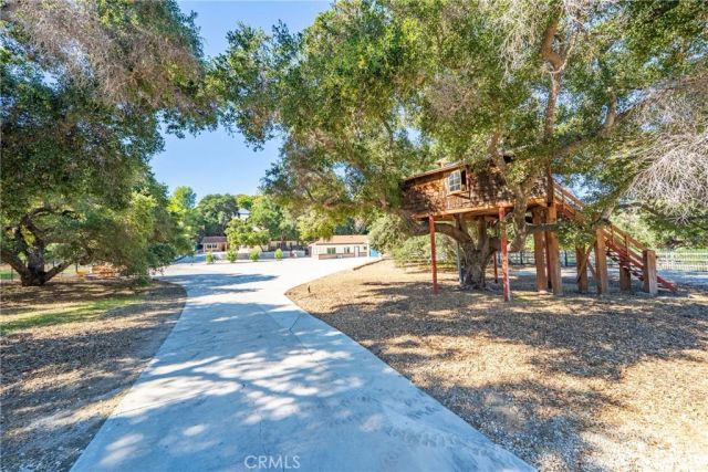26251 Ravenhill Road, Canyon Country, CA 91387