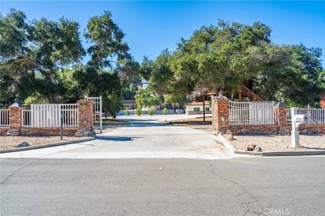 26251 Ravenhill Road, Canyon Country, CA 91387