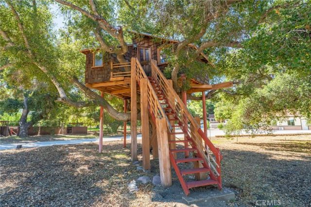 26251 Ravenhill Road, Canyon Country, CA 91387