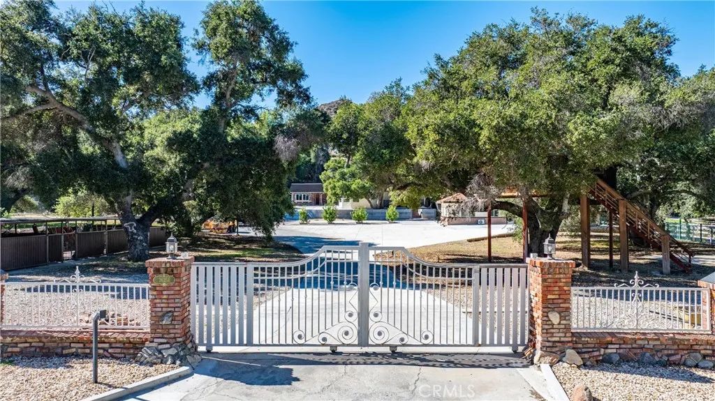 26251 Ravenhill Road, Canyon Country, CA 91387