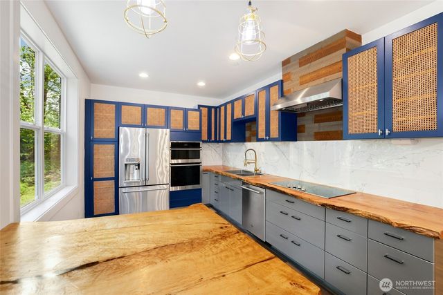 23408 253rd Avenue SE, Maple Valley, WA 98038