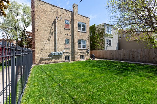 2122 N Springfield Avenue, Chicago, IL 60647