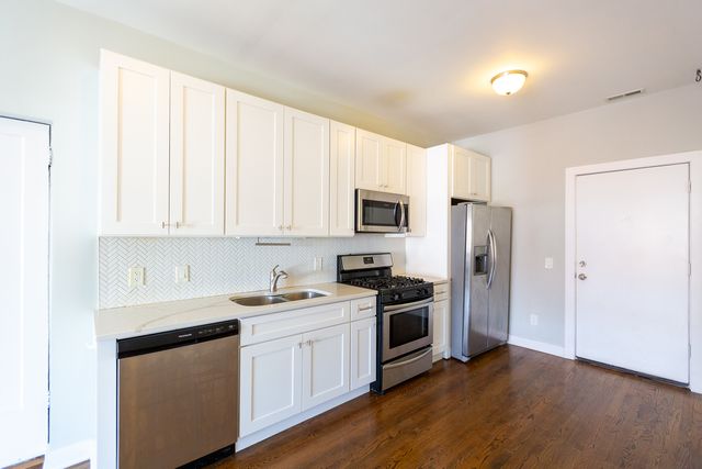 2122 N Springfield Avenue, Chicago, IL 60647