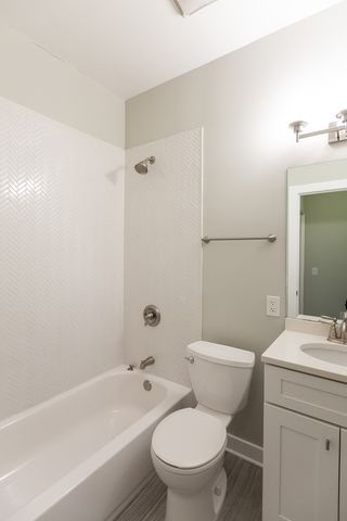 2122 N Springfield Avenue, Chicago, IL 60647