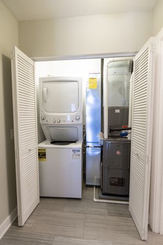 2122 N Springfield Avenue, Chicago, IL 60647