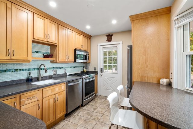 63 Pine St, Natick, MA 01760