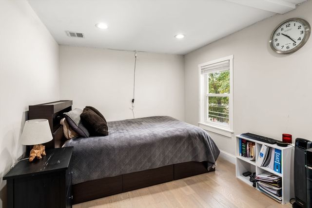 63 Pine St, Natick, MA 01760