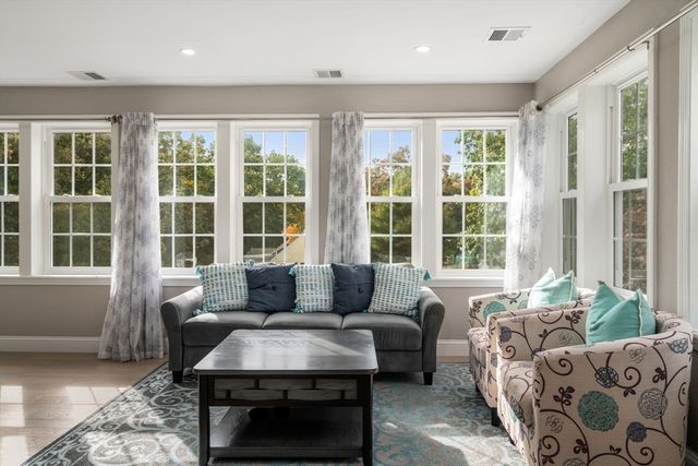 63 Pine St, Natick, MA 01760