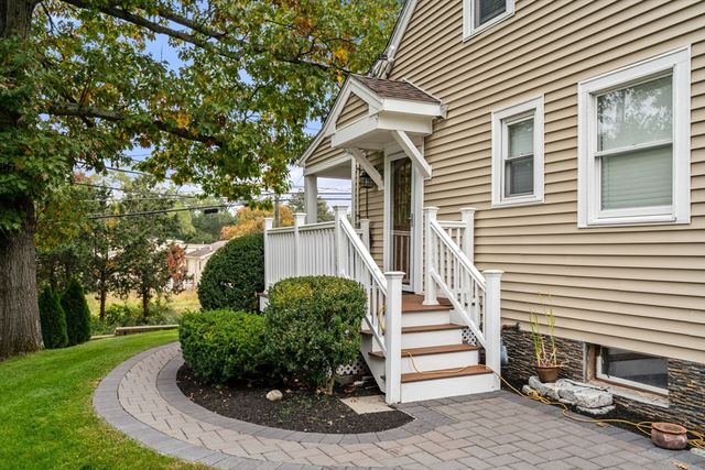 63 Pine St, Natick, MA 01760