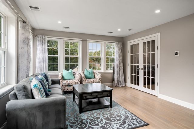 63 Pine St, Natick, MA 01760