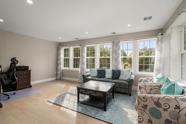 63 Pine St, Natick, MA 01760