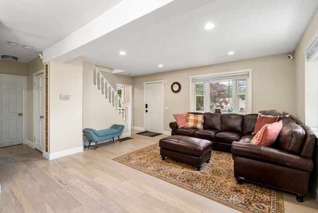 63 Pine St, Natick, MA 01760